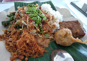 Cari Nasi Pecel Asli Madiun Di Surabaya Cobain Nasi Pecel Bu Pri