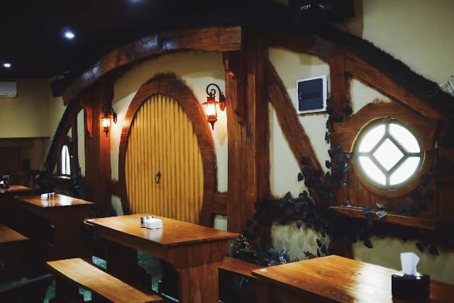 House of Hobbit Grill & Bar