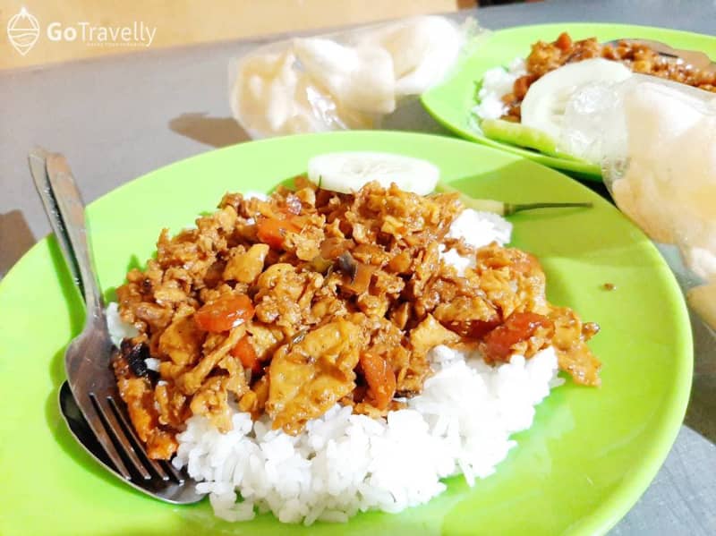 Kuliner di Depot Mbah Di UPN. Nasi Gila Khas Menteng yang