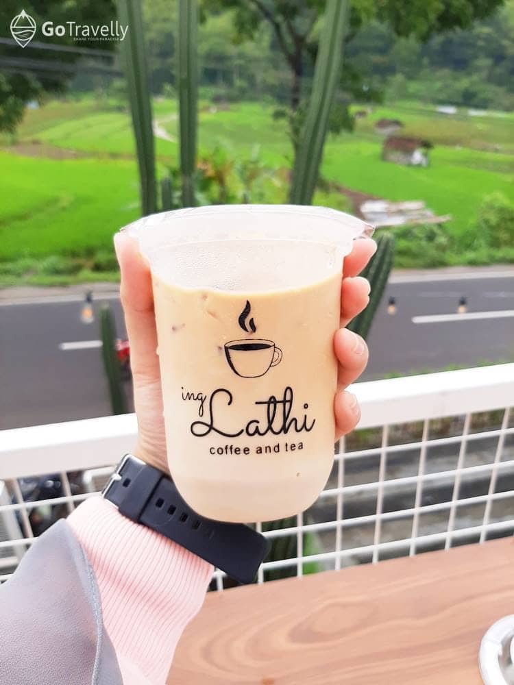 Ing Lathi Coffee, Cafe Baru yang Ada di Kaki Gunung Lawu Magetan. Viewnya Juara!