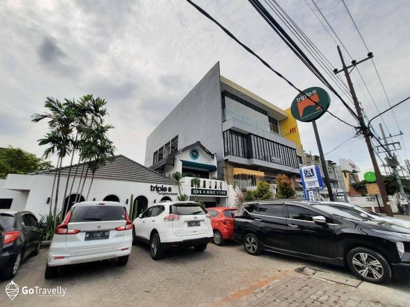 Triple S Neighborhood Surabaya : Cafe Nyaman Untuk Nongkrong maupun Nugas