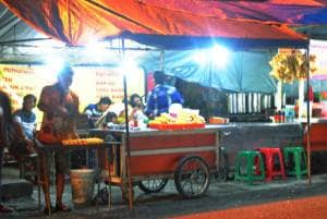 Jelajah Malam Hari Di Tretes Sambil Menikmati Angsle Yang