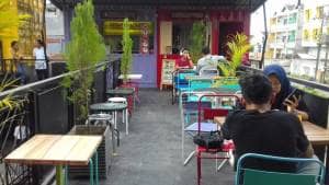 Cafe Kontainer Unik Ala Urbanistbox Tempat Nongkrong Seru Di