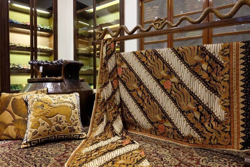 koleksi batik danar hadi