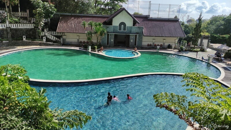 Hotel dengan kolam renang di trawas