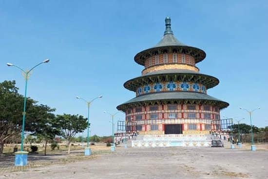 sanggar agung temple