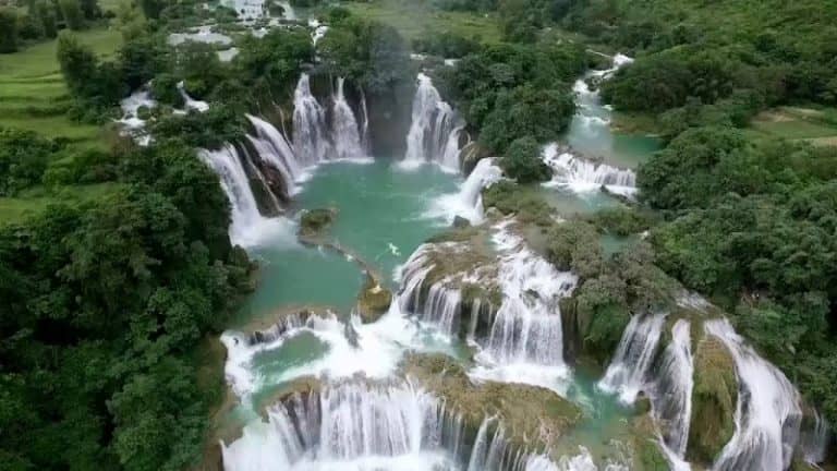 25 Air Terjun Terindah di Dunia Seperti Surga