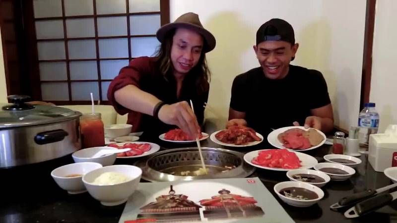 10 Food Vlogger Indonesia Yang Selalu Bikin Ngiler Food Vlogger Indonesia