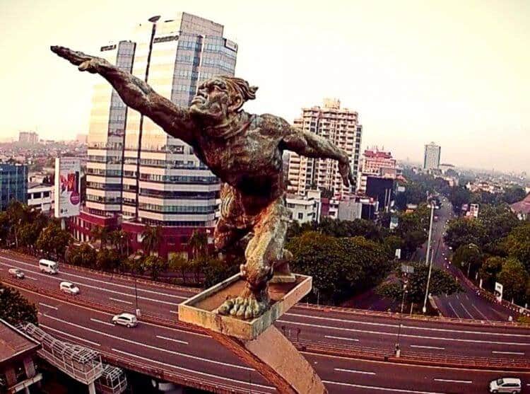 Patung yang populer di negara malaysia adalah
