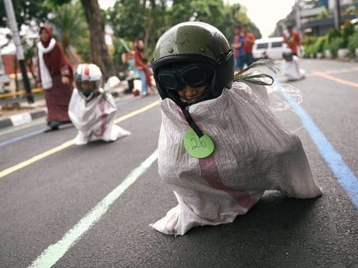 10 Perlombaan Tradisional 17 Agustusan Yang Lucu Dan Bikin Ngakak Guling Guling