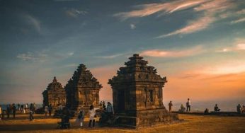 10 Candi Yang Dipercaya Paling Mistis di Indonesia