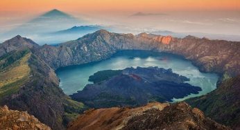 7 Gunung Berapi di Nusa Tenggara Dengan Keindahan Luar Biasa