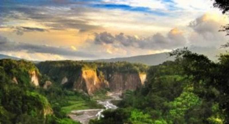 7 Lembah di Sumatera Keindahannya Tenangkan Jiwa