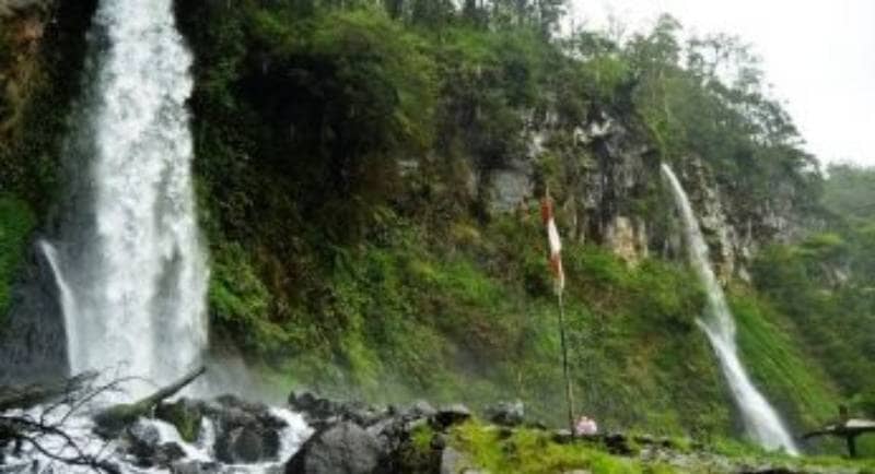 10 Destinasi Hiking dan Trekking Dekat Jakarta