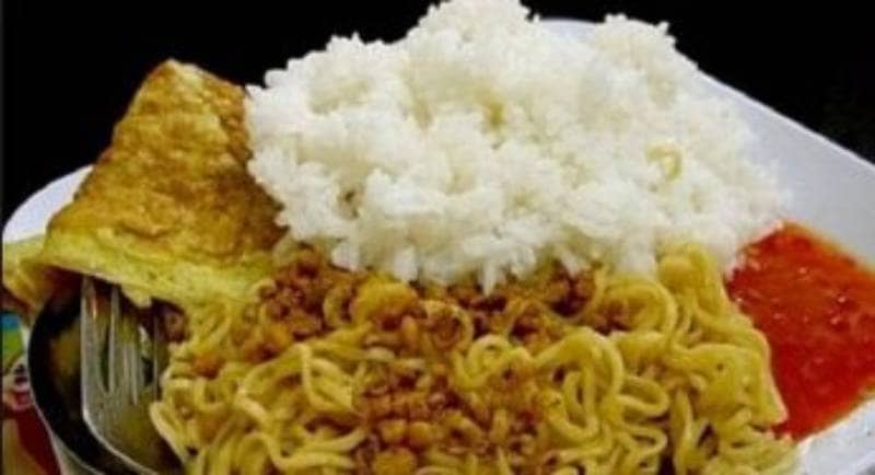 10 Budaya Makan Unik Di Indonesia, Orang Luar Pasti Heran