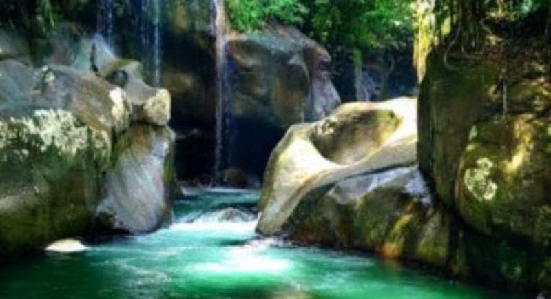 7 Air Terjun di Sumatera Barat dengan Pemandangan Indah