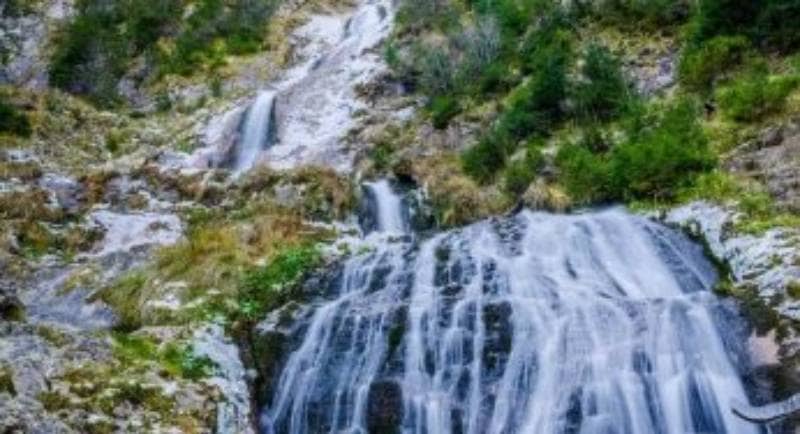 10 Air Terjun di Rumania, Jelajah dengan Pemandangan Terbaik
