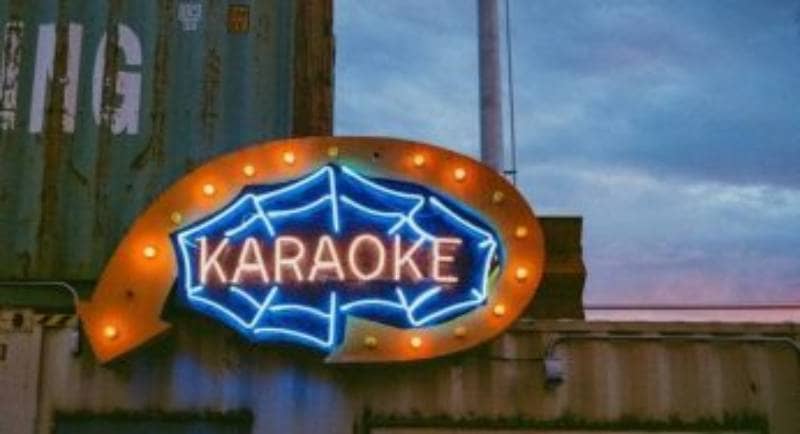 10 Tempat Karaoke di Medan yang Populer & Asyik