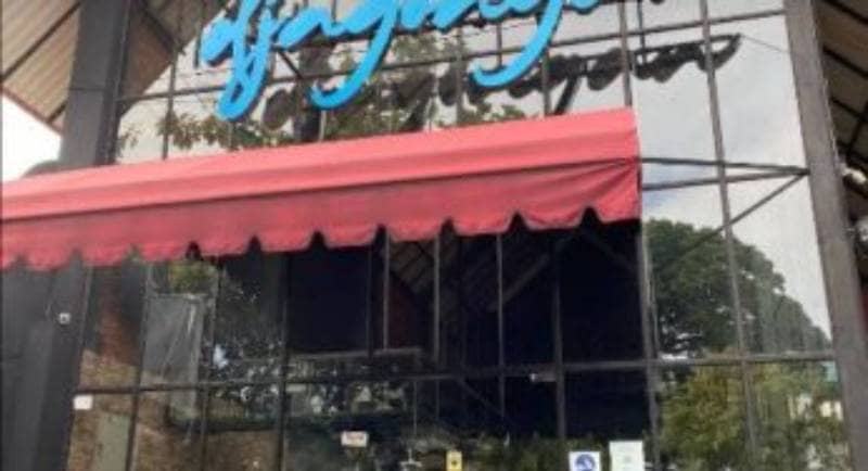 7 Cafe Dekat Masjid Agung Surabaya yang Asyik untuk Nongkrong